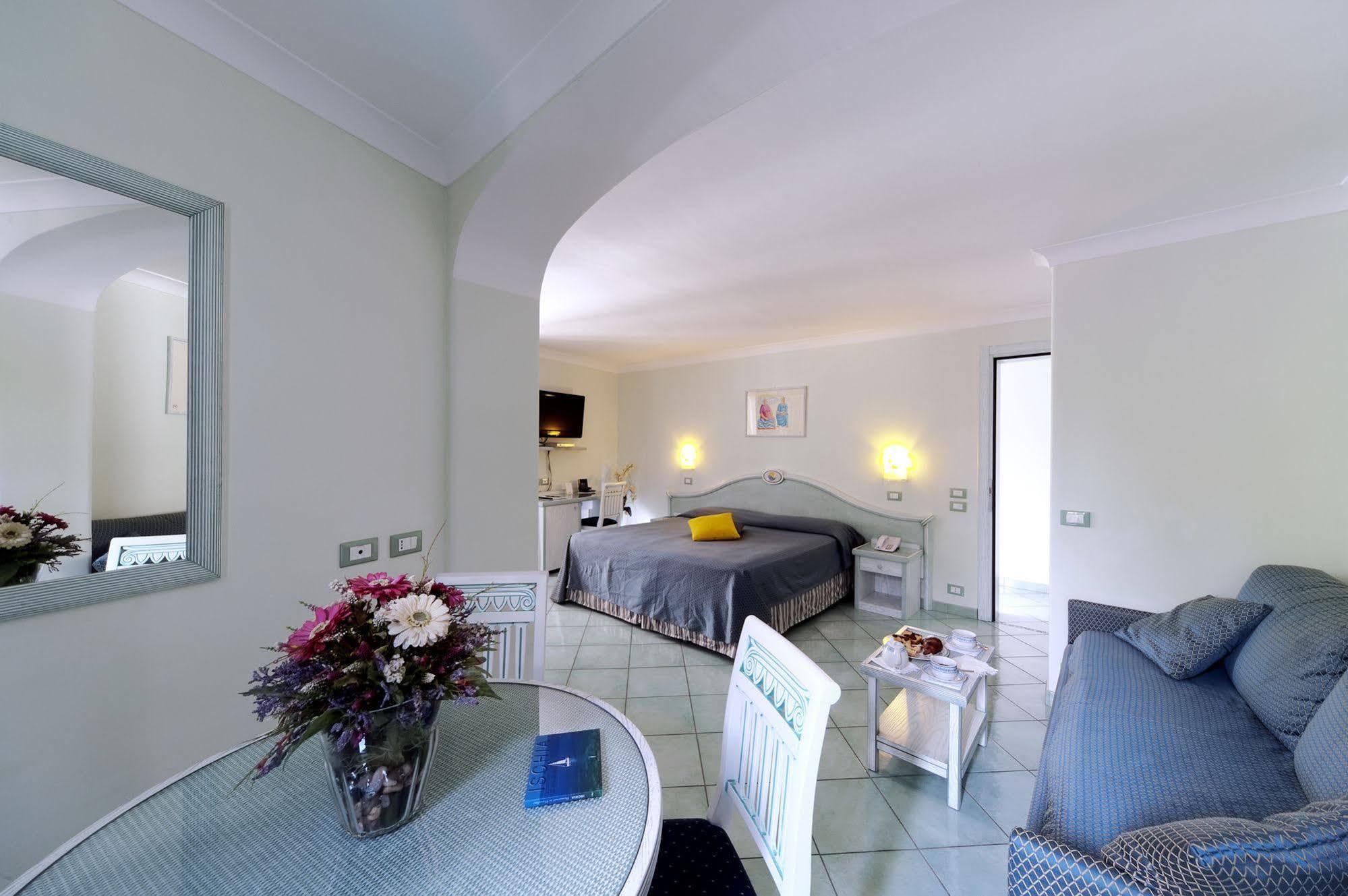 Hotel Bellevue Benessere & Relax Ischia Exteriör bild